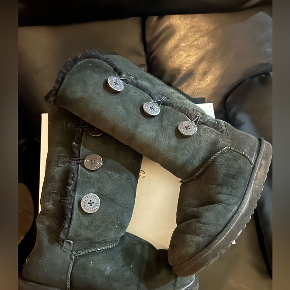 UGGS!!! - Picture 3 of 4